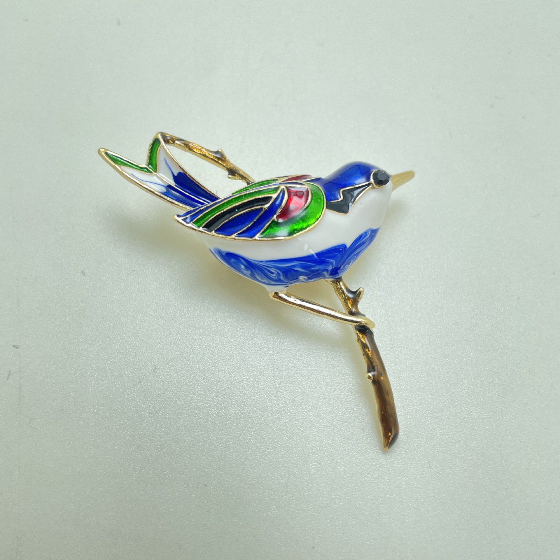 Chinese-style enamel magpie brooch, high-end mixed-color animal brooch accessory, cheongsam pin, direct supply for cross-border wholesale