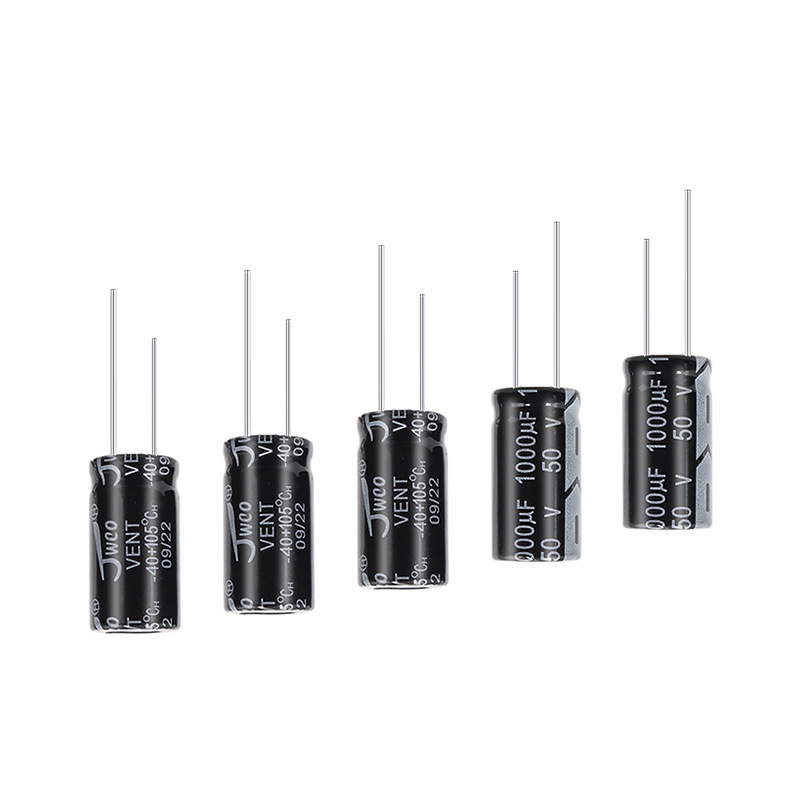 Condensador electrolítico enchufable directo de aluminio de la fábrica completa de la especificación JWCO jiaweicheng del condensador 13*17/21/25