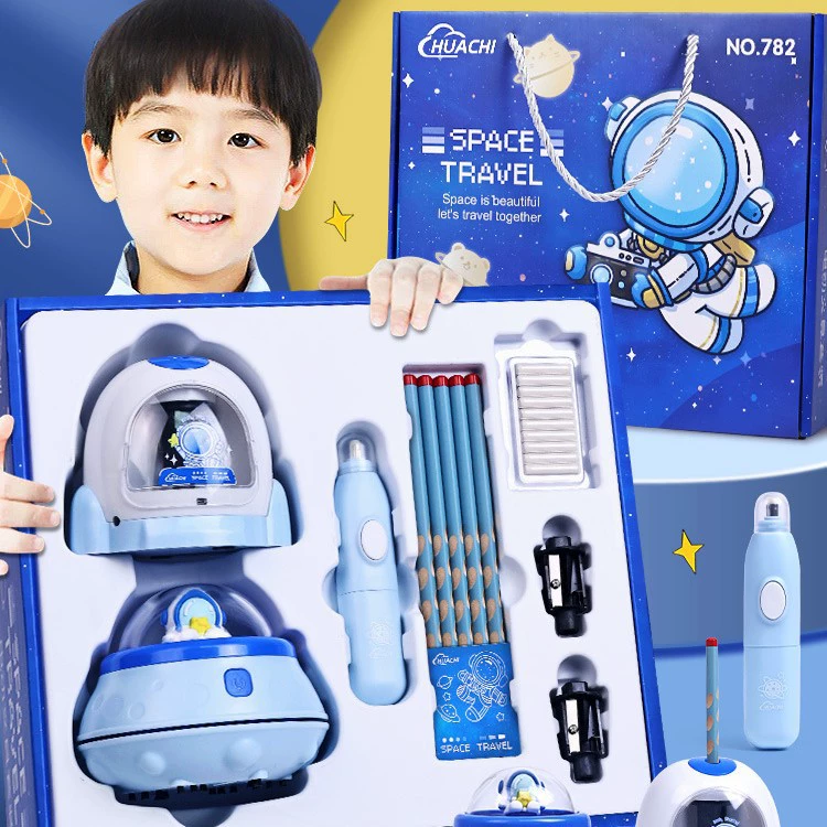 Пакет канцелярских товаров для учащихся начальной школы