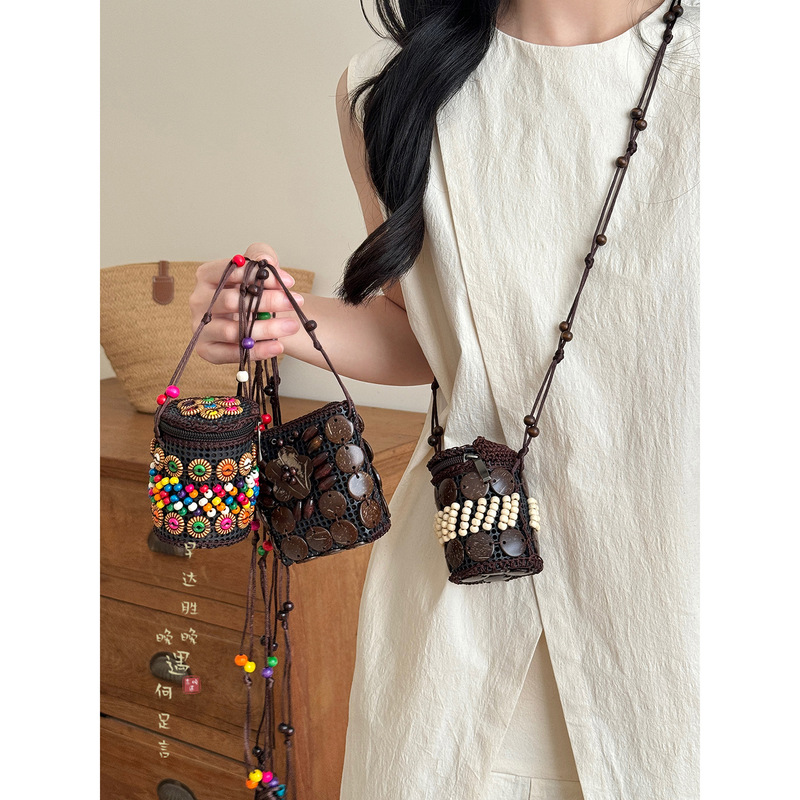 2025 New Bohemian Ethnic Style Coconut Shell Bag Retro Niche Design Handwoven Mini Coin Purse