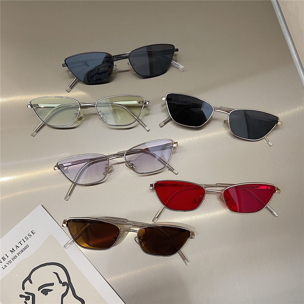 40g Weight Full Frame Glasses Structure Sunglasses Classification PC, UV400 Protection Lens Material Cat Eye Glasses Style Outdoor, Travel, Beach Occasion Geometric Pattern All Seasons Season Unisex Gender Retro, Classic Style Style Grey, Black Color Retro Classic Style Geometric PC UV400 Protection Cat Eye Full Frame Women's Sunglasses 无
