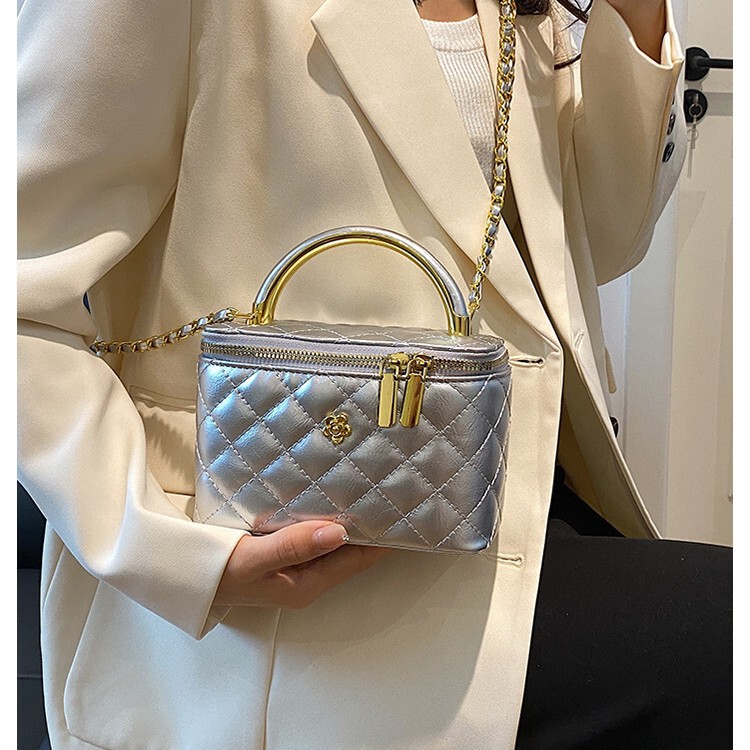 Women's Single-Shoulder Bag, Rhombus Pattern Bag, Embroidered Chain Handbag, Women's Single-Shoulder Fashion Versatile Niche Crossbody Bag Women's Single-Shoulder Bag, Rhombus Pattern Bag, Embroidered Chain Handbag, Women's Single-Shoulder Fashion Versatile Niche Crossbody Bag