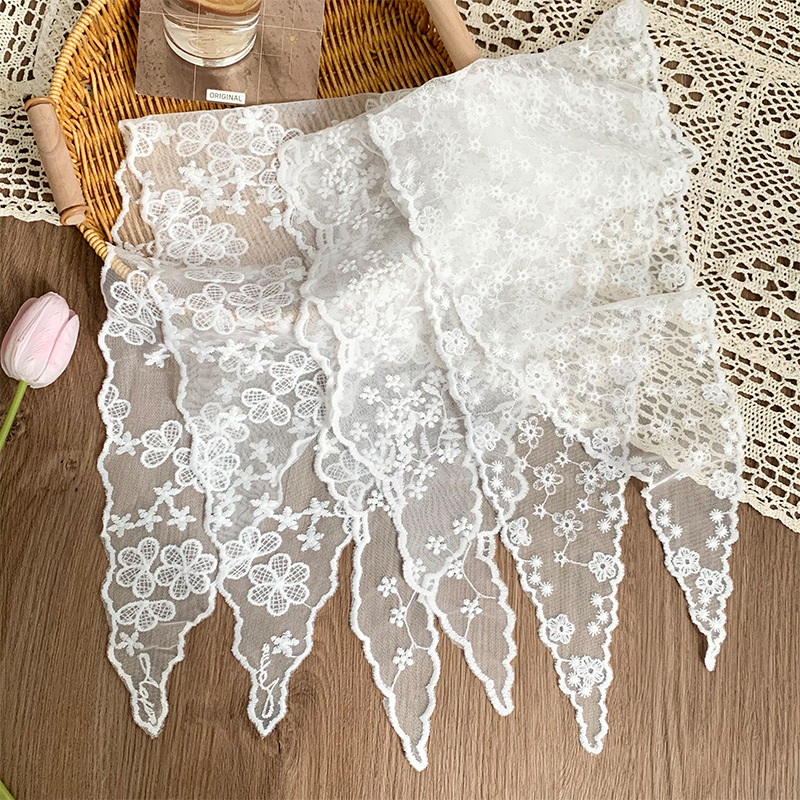 Toalla triangular de encaje francés Cortina de falda con correa de estilo pastoral Protector solar dulce Toalla de cintura de malla transpirable Cortina de pedo Accesorios de doble uso