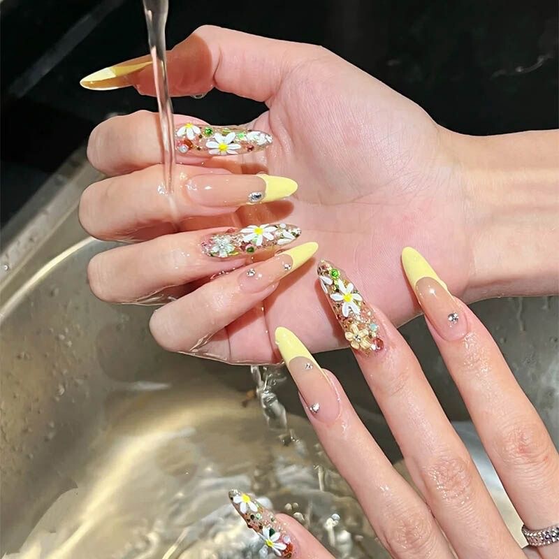 [Spring Blossoms] Hand-Wearing Armor Spring Oil Painting Wind Painted Flowers Banquet French Vitality Cream Yellow Nail Art