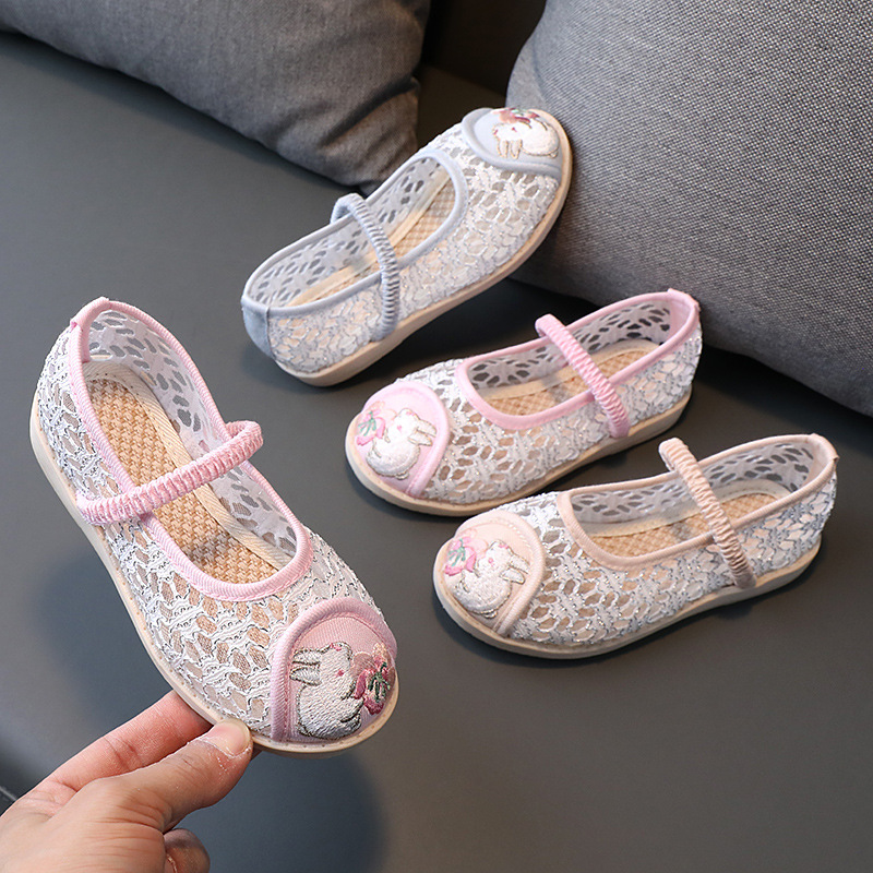 Spring and summer new pattern Old Beijing children Cloth shoes Ancient Hanfu Chinese style Dancing shoes Student Table show Embroidered shoes