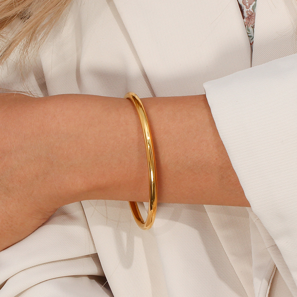 Simple En Acier Inoxydable Plaqué 18k Lisse Ouverture Bracelet display picture 5