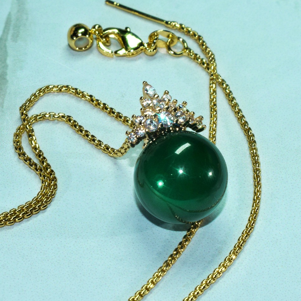 (2개) 하이 퀄리티 라운드 천연 녹색 CHALCEDONY 귀걸이 조커 클래식 녹색 CHALCEDONY 귀걸이 공장 도매 패션 새로운