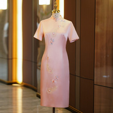 夏秋旗袍遮腰显瘦时尚妈妈装2025年精美绣花粉色显年轻晚礼服
