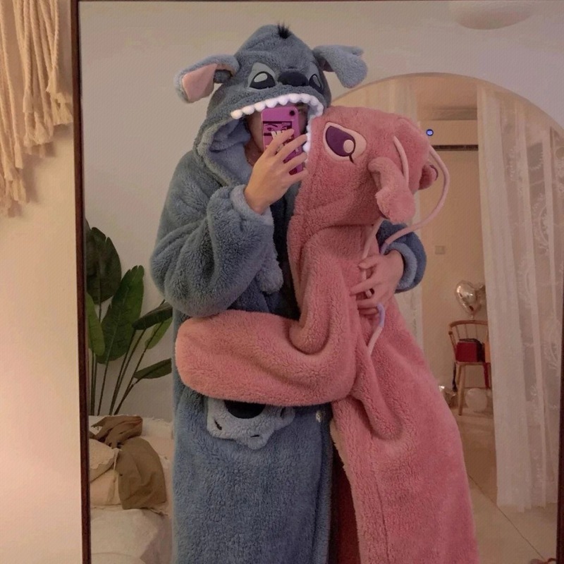 スティッチのカップルのパジャマの女性の秋の冬のサンゴのベルベットの厚いベルベットの男性の冬のバスローブのパジャマの家の服|undefined