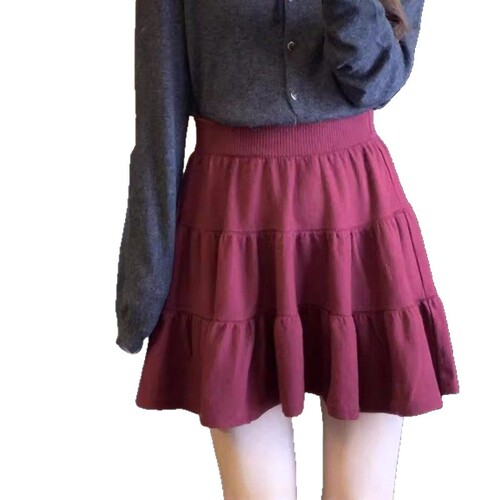 Lady's High-Waisted A-Line Pleated Skirt, Stylish and Versatile, Slimming and Youthful, Knit Solid Color Semi-Body Short Skirt for Autumn and Winter