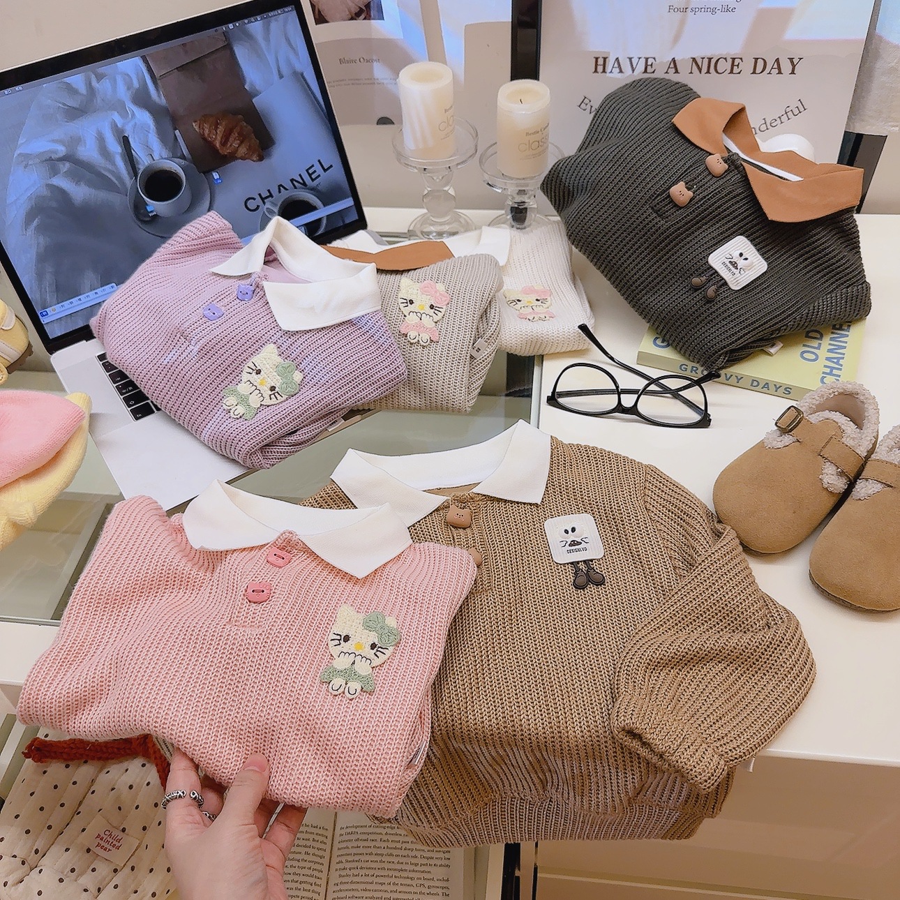 New autumn style girls' pullover sweater, knitted cardigan, cute cartoon collar top for babies.