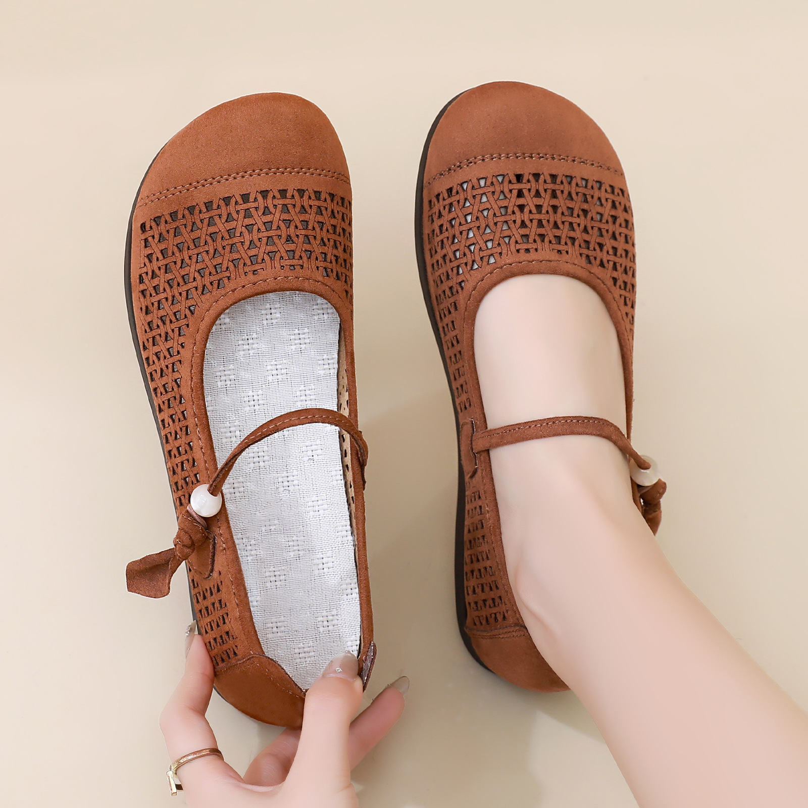 Redonda cabeza Mary Jane zapatos de piel de cordero plano zapatos de mujer de verano nuevos zapatos agujeros huecos con tacones bajos