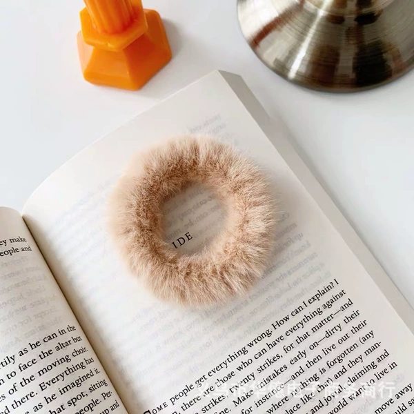 Beige plush hair tie (single)