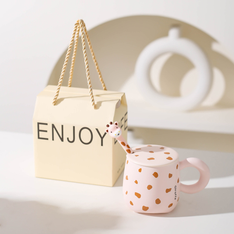 Tazas de cerámica creativas y lindas tazas con cubierta de cucharas tazas de agua para niños tazas de pareja tazas de leche tazas de café para chicas