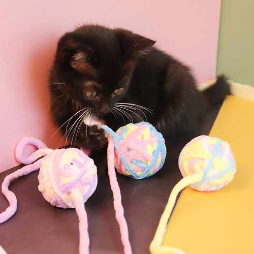 Cat toy yarn ball, chewable and molar-resistant, plush cat ball, self-pleasure and boredom relief, cat stick, silent pet cat toy