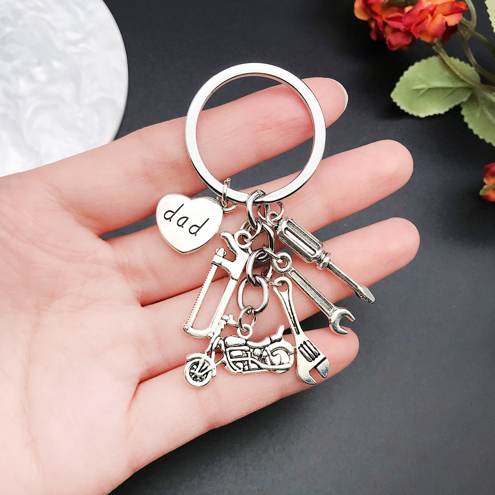 국경 간 대외 무역 보석 고대 실버 사랑 도구 드라이버는 렌치 오토바이 키 체인 보석 펜던트를 보았다