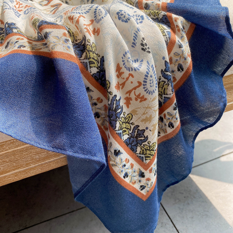 Nueva planta flor impresión decorativa de algodón y lino mano-sensación bufanda cuadrada grande playa protector solar bufanda de seda 135*135cm