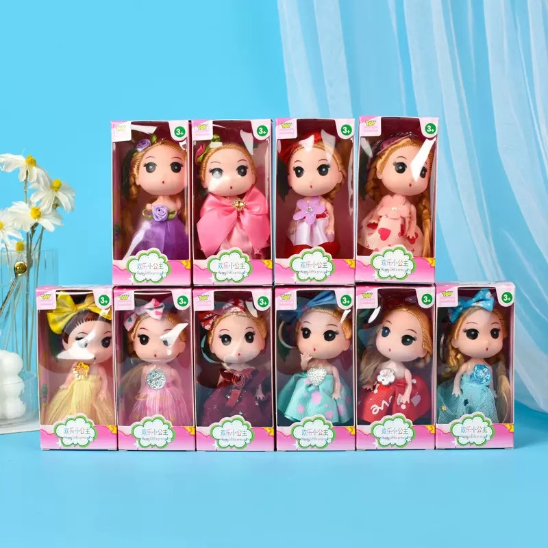 Los puestos del mercado nocturno de Yiwu empujan pequeños productos básicos, los puestos circulares, los regalos para niños de celebridades de Internet, los juguetes luminosos