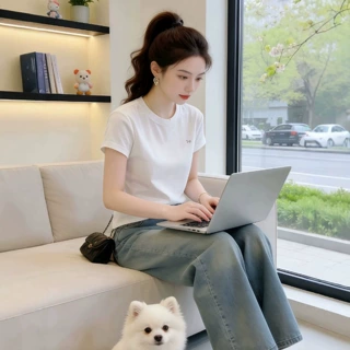 夏季简约通勤白色圆领T恤女短袖2026干净清爽竹节棉减龄休闲上衣