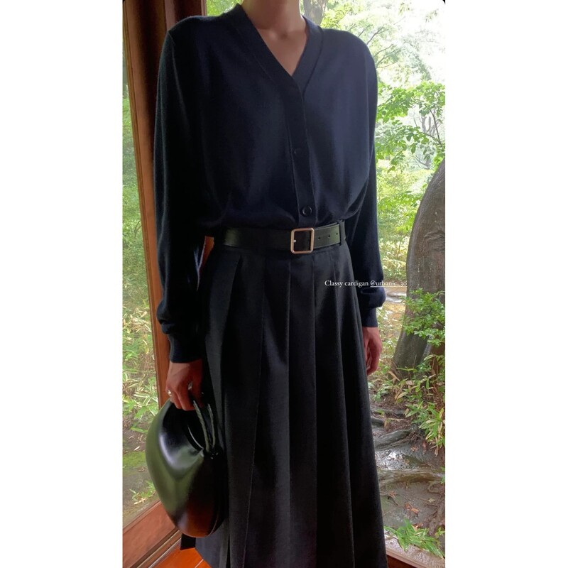 Now 2025 New Winter Korean Designer Urba*Ic30 Elegant and Simple V Neck Knitwear