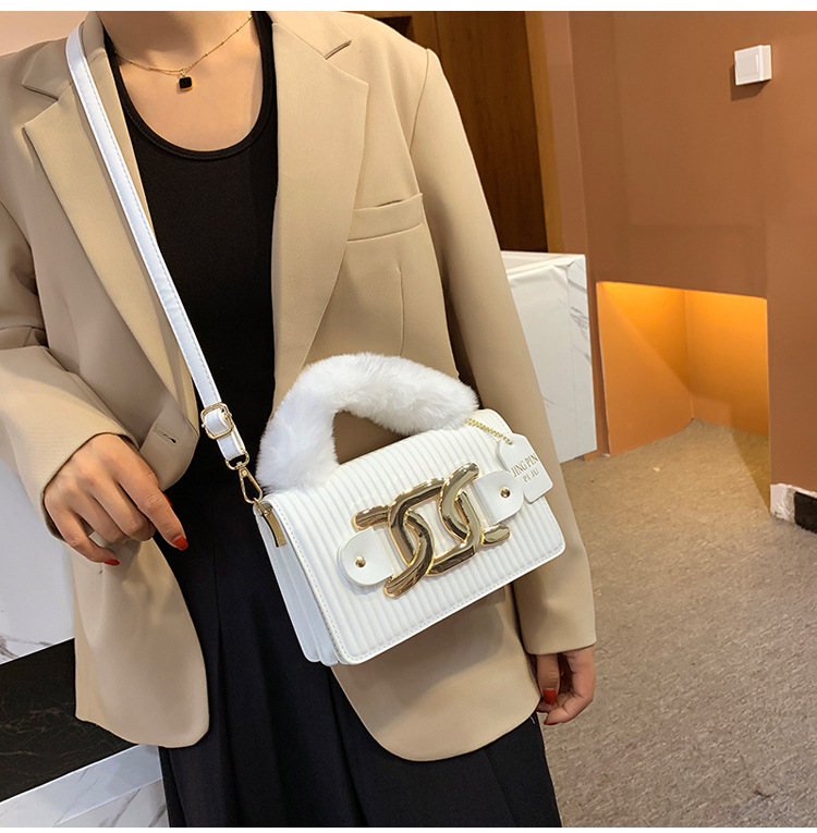 Women's Medium Pu Leather Geometric Fashion Square Buckle Crossbody Bag display picture 15