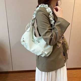 韩版洋气蝴蝶结包包女包气质褶皱云朵包通勤大容量单肩斜挎包潮
