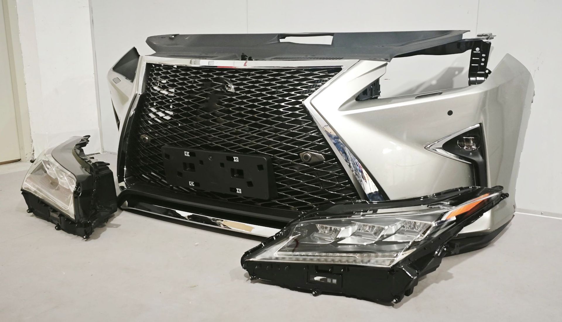 Suitable for Lexus Rx 300 350 450H Al20 Front Grille, Front Bumper, Front Nose