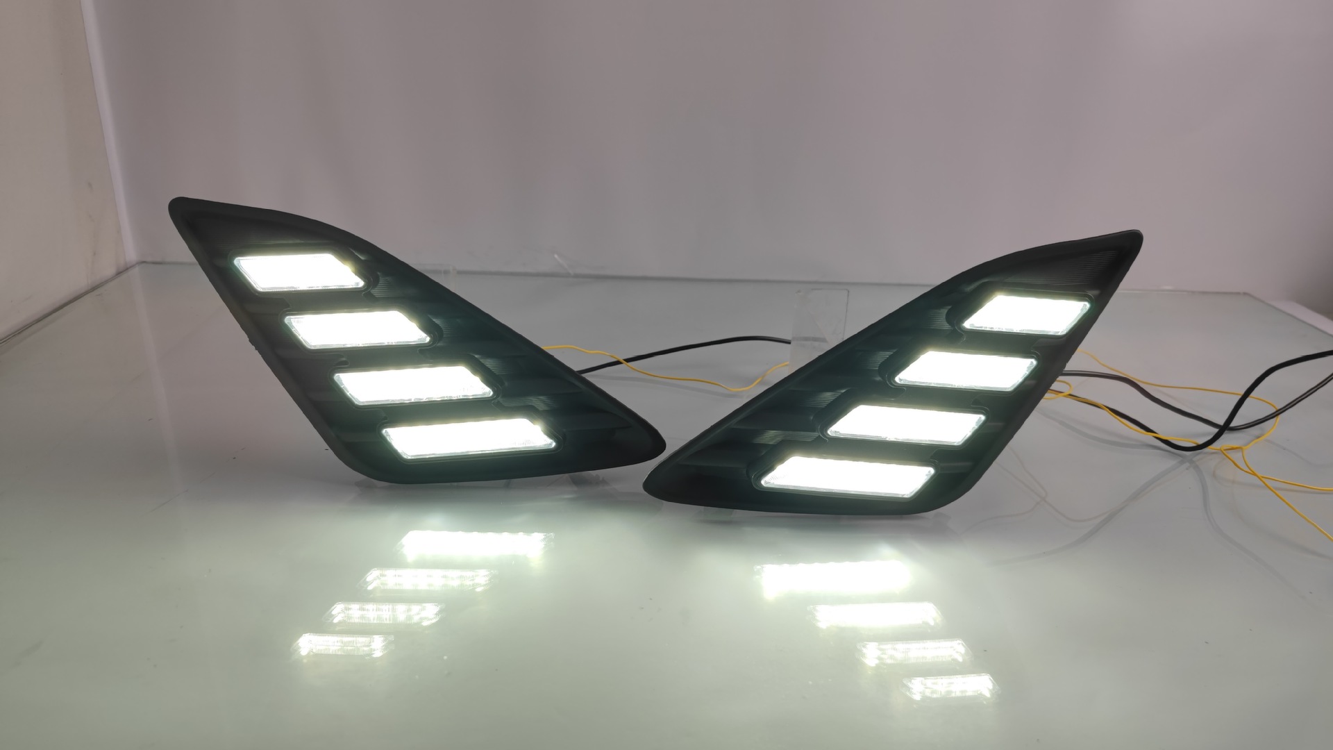 Suitable for overseas version 12-14 Toyota Camry daytime running lights Camry front fog lamp frame modified driving lights