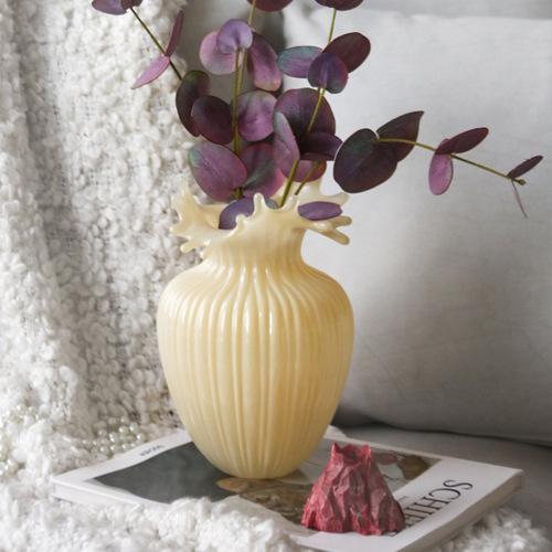 Medieval Fenton Langkou cream glass vase French ins milk jade color living room flower arrangement ornaments high-end flowers