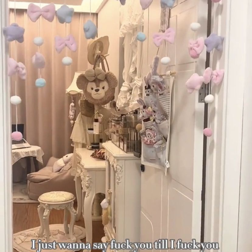 흔적 없는 고리가 달린 5개의 머리카락이 있는 소녀들을 위한 끈끈한 별 문 커튼