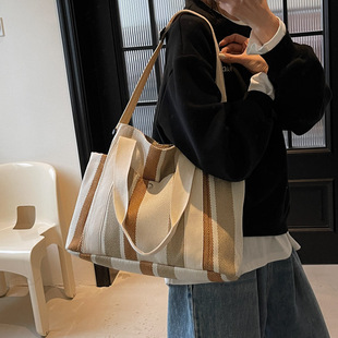 Capacious one-shoulder bag, linen bag