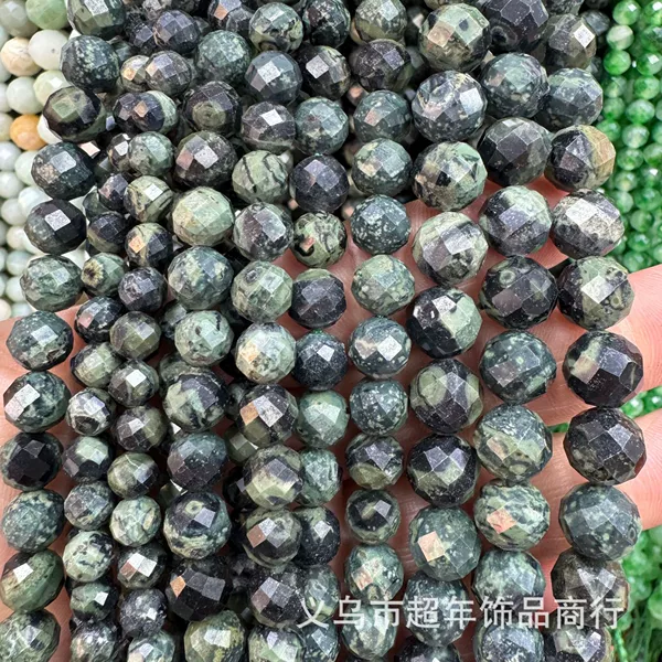 Green -eyed stone