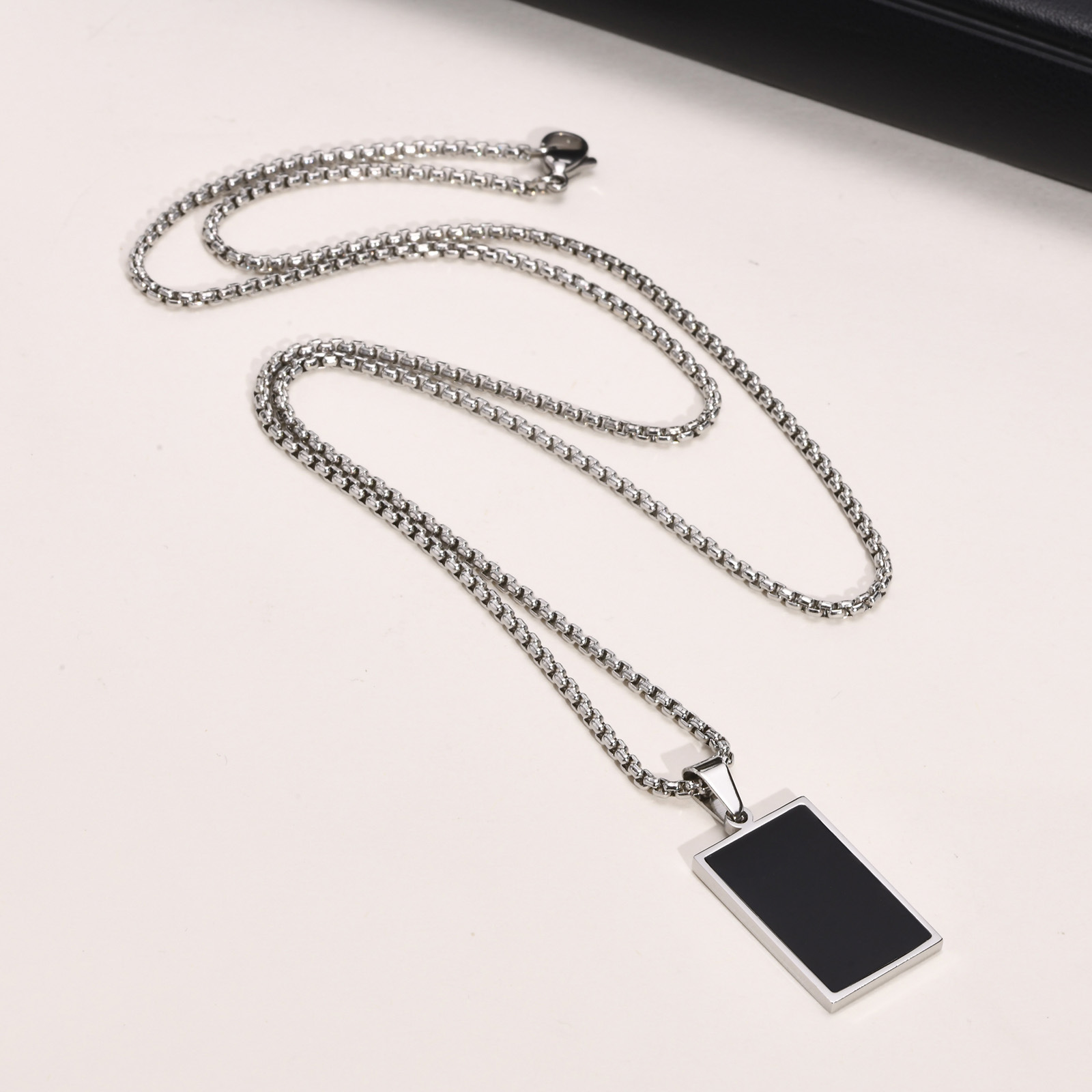 Fashion Rectangle Stainless Steel Polishing Men's Pendant Necklace display picture 1
