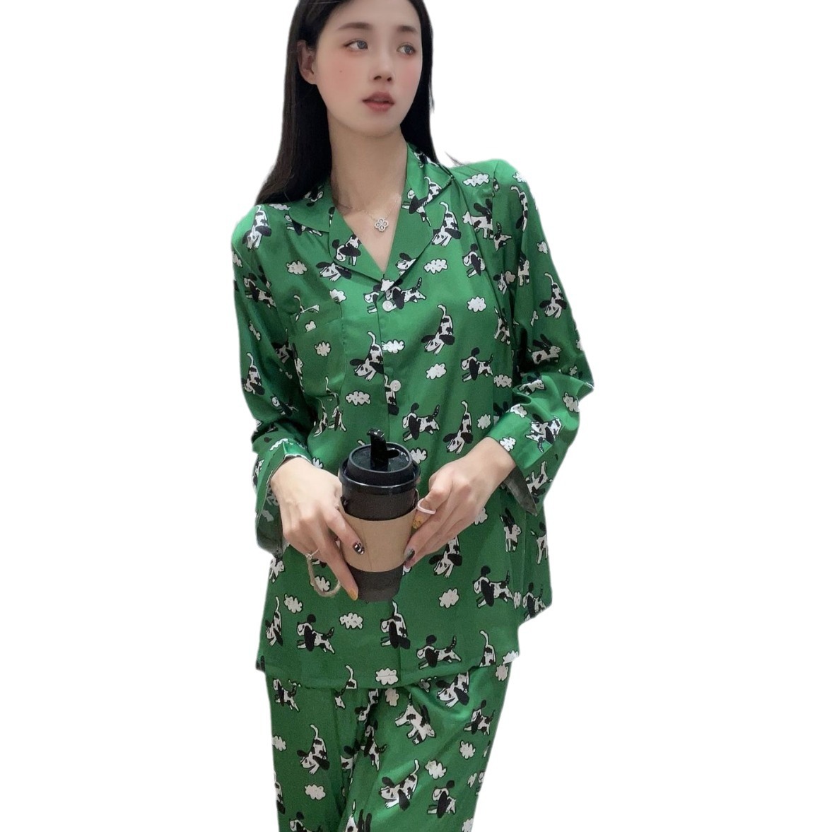 [달마시안] 봄 새 잠옷 세트 귀여운 옷깃 부드러운 실키 홈 의류 도매