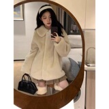 Корейская осень и зима маленький белый медвежь