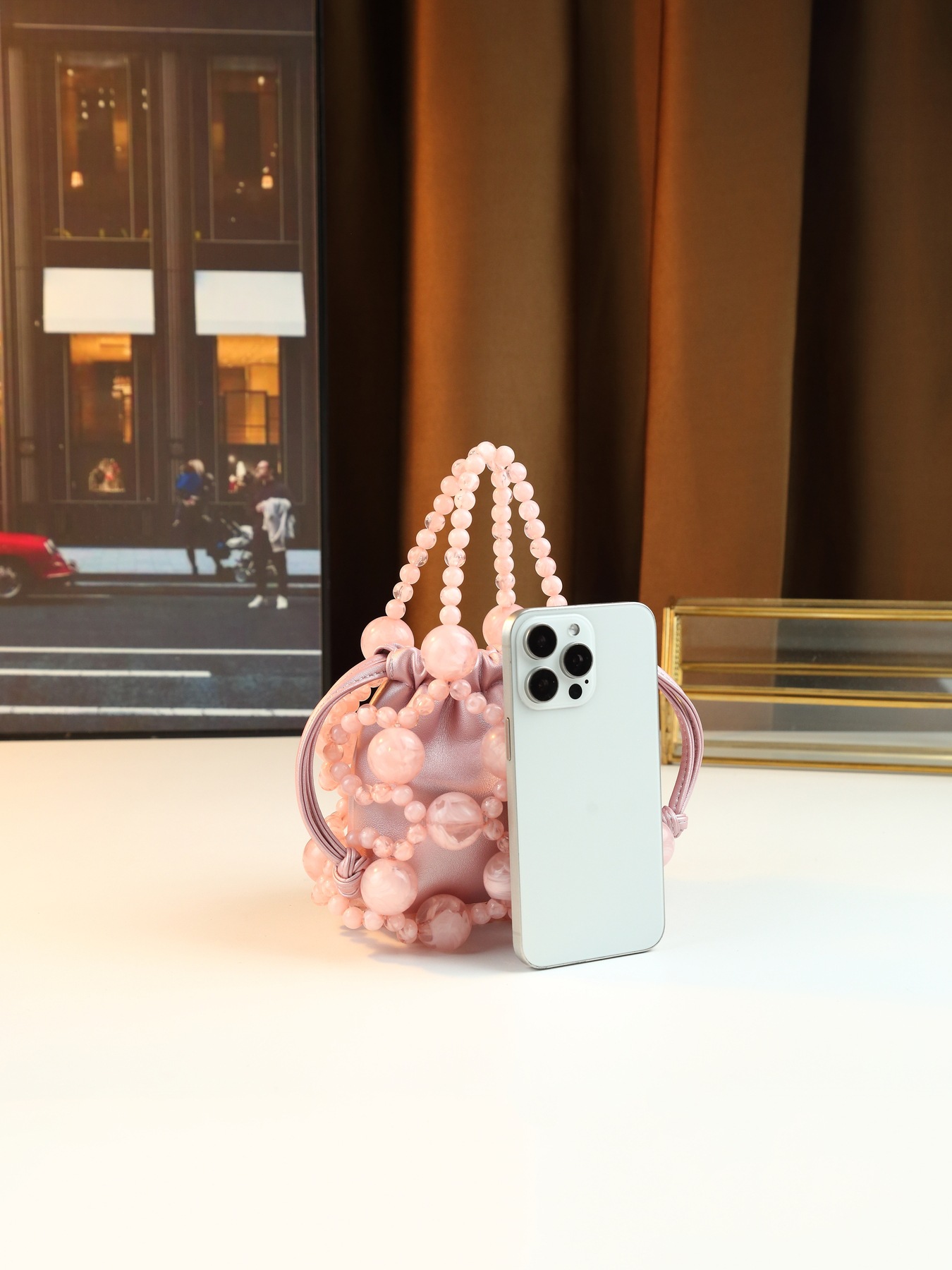 Borsa a secchiello donna con perle in metallo per sera_voghion.com