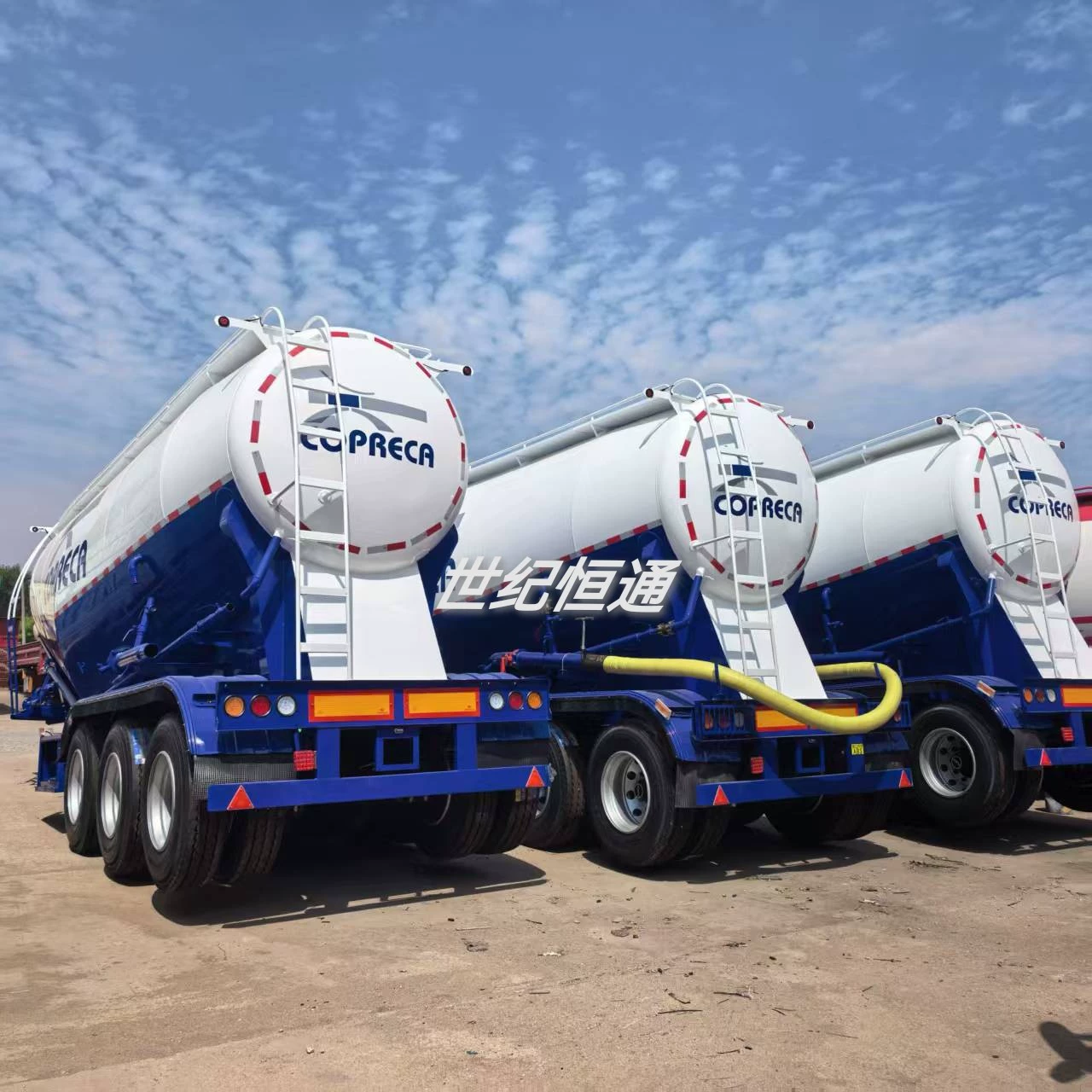 Поставка цистерн для перевозки порошкообразных и гранулированных материалов, цистерн для перевозки сыпучего цемента, трехосных цистерн для порошков, четырехосных цистерн для порошков.