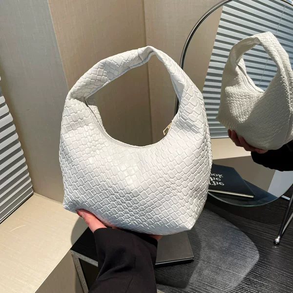 Elegant and stylish underarm small bag for women, 2024 new niche casual woven crescent bag, versatile small handbag