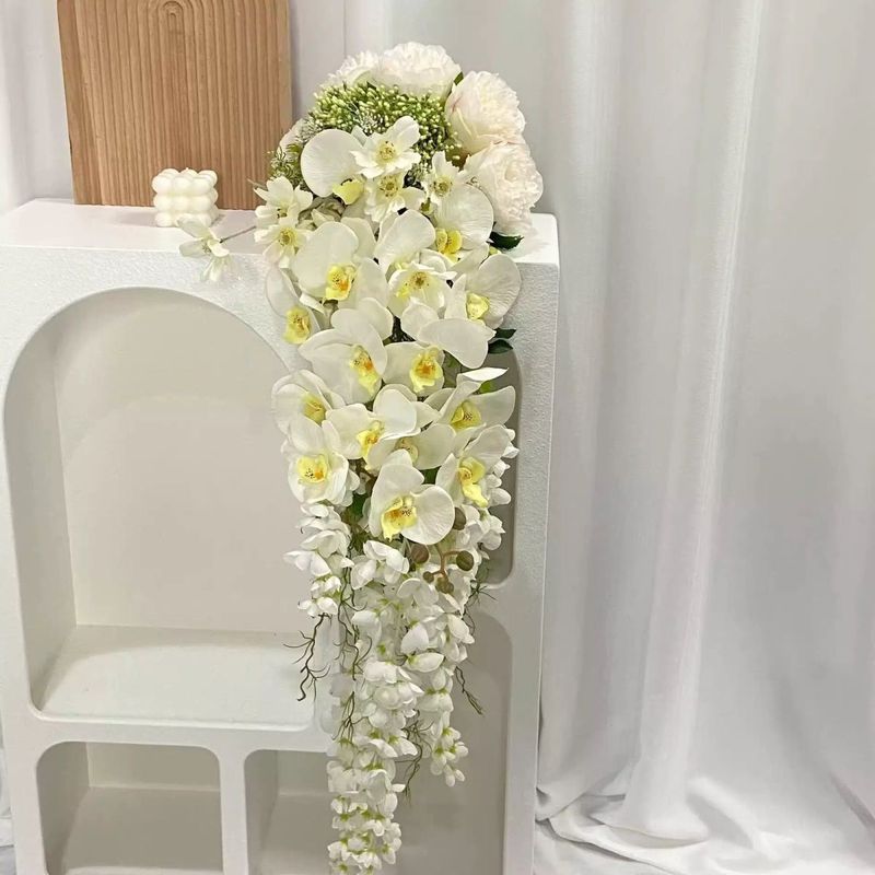 韓国風ウォータードロップブライダルブーケホワイトウォーターフォールフラワーフォトスタジオ結婚式の写真撮影の小道具|undefined