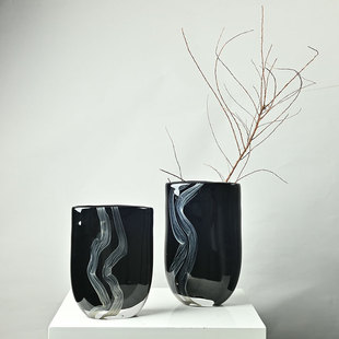 簡約扁身抽象黑色玻璃花瓶高檔厚實桌面裝飾品花器樣板間台面擺件