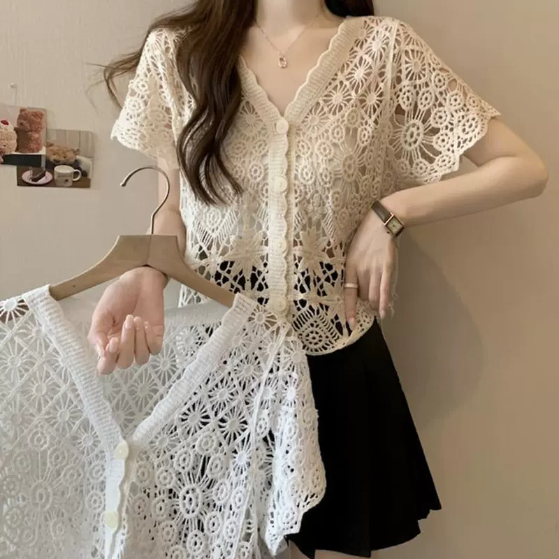 韩版薄款V领镂空百搭开衫短袖女夏季韩风chic小众钩花针织衫上衣