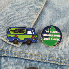 Green Travel Accessories Student Series Badges Cartoon Fashion Trend Earth Map Bus Pin Denim Badges