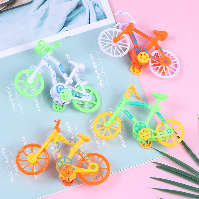 Bicicleta de retroceso de color creativo Mini dibujos animados para niños Bicicleta de retroceso Juguete de motocicleta Regalo de jardín de infantes
