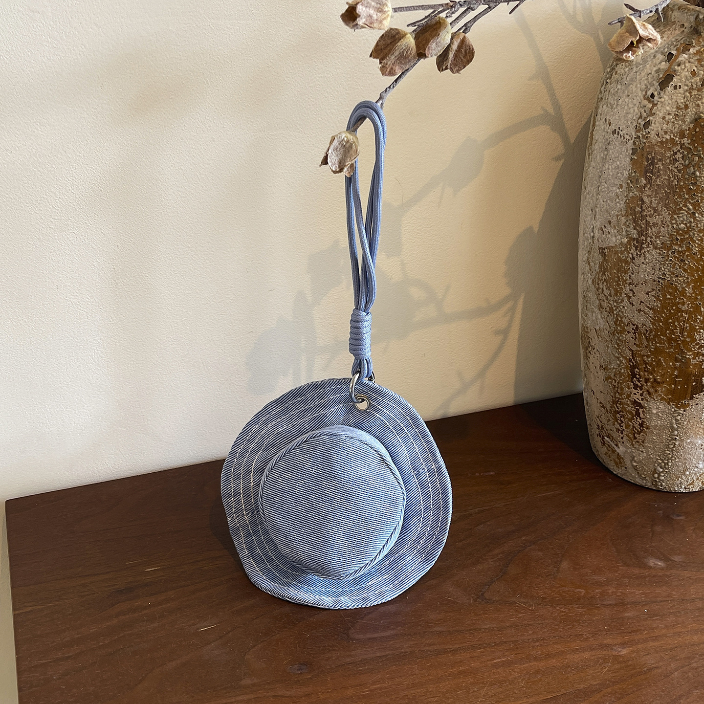 2026 New Creative Round Coin Purse, Versatile Portable Mini Bag, Small Hanging Bag, Earphone Storage Wrist Bag