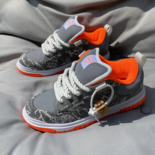 ��ɽ��ɫ�͎ͺ�Ь�����Ь��a��Ůͬ����H�ٴ���\�����e��Ь