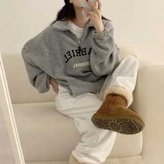 韓国シックな秋冬ニッチなレイジースタイルのポロカラージッパーデザインの女性用ゆったりとした厚みのあるレタープリントスウェットシャツ