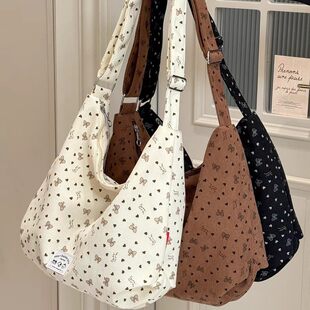 Autumn capacious one-shoulder bag, phone bag, trend of season