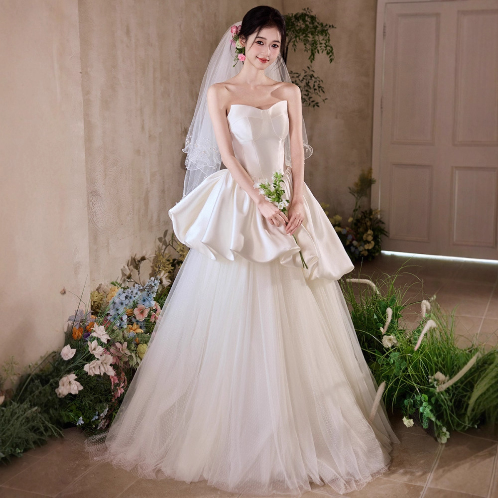 Strapless French Satin Light Wedding Dress 2026 New Style Bride Wedding Engagement Slimming White Gown Outdoor Reception Dress