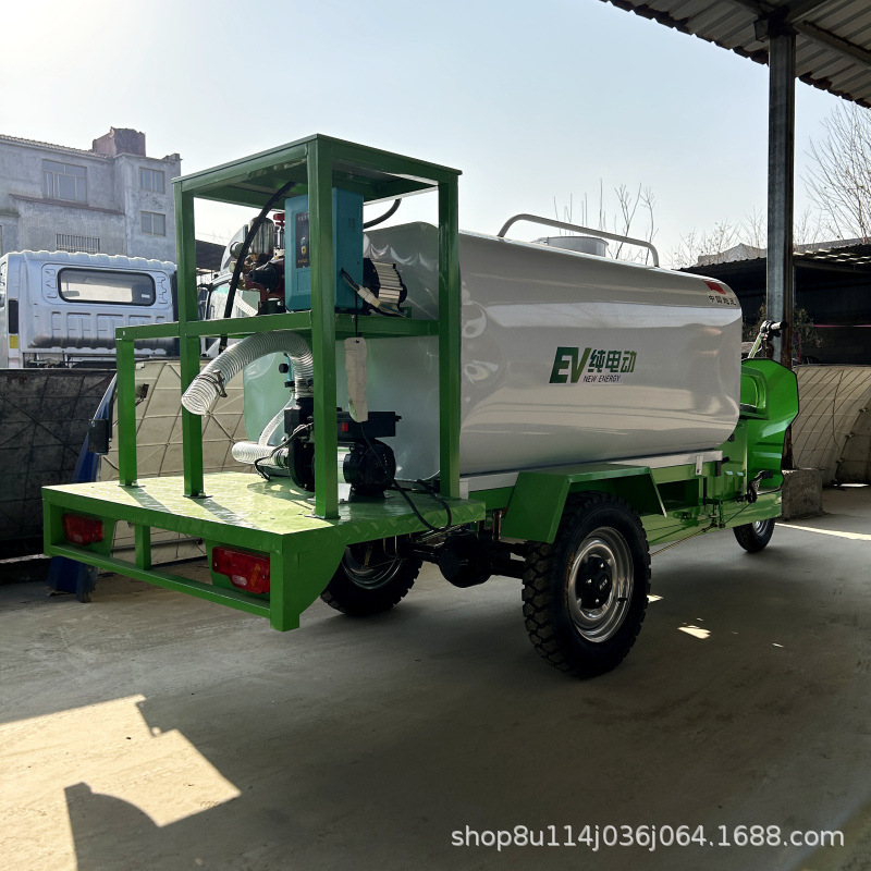 Cross-Border Sales of Small Electric Sprinkler Trucks, Three-Wheeled Low-Noise Irrigation Vehicles for Orchards in Southeast Asia and Africa, Support Sea Shipping
