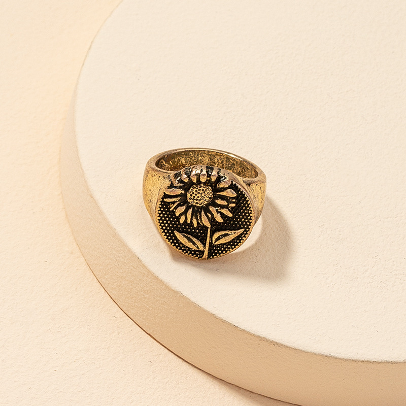Fashion Retro Sunflower Ring display picture 4